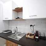 13cat Apartment *