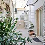 Apartment 13cat Bari